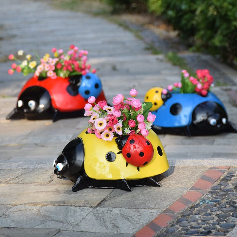 Marienkäfer Blumentopf aus Harz – Farbenfrohe Gartendeko