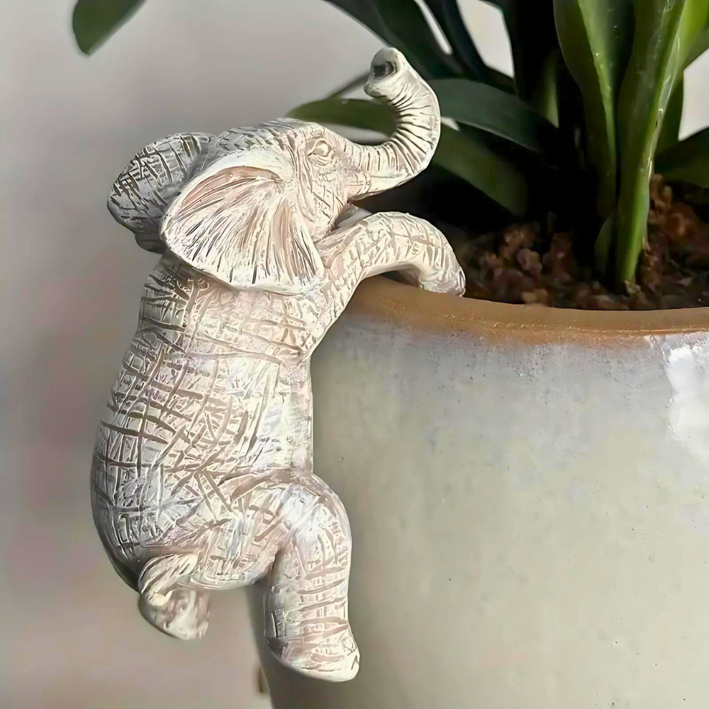 Kletternder Elefant Skulptur – Einzigartige & Stilvolle Wohnraumdekoration