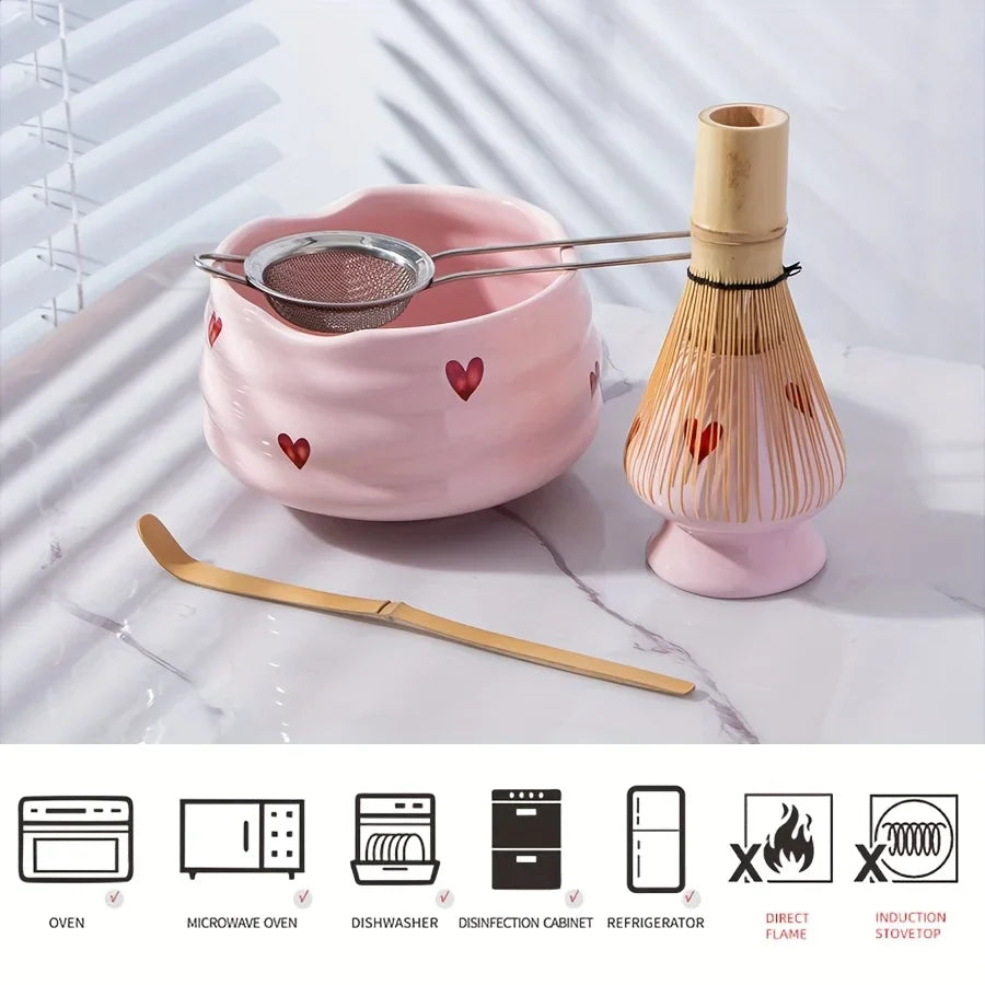 Komplettes Keramisches Matcha-Set mit Rosa Herzaufklebern – Schalen, Schneebesen, Halter, Bambuslöffel und Sieb