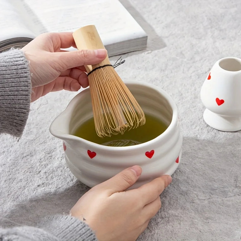 Herzförmiges Matcha-Schalen-Set aus Japan mit Schneebesen – Authentisches Zubehör für die Teezeremonie zur Zubereitung von Matcha
