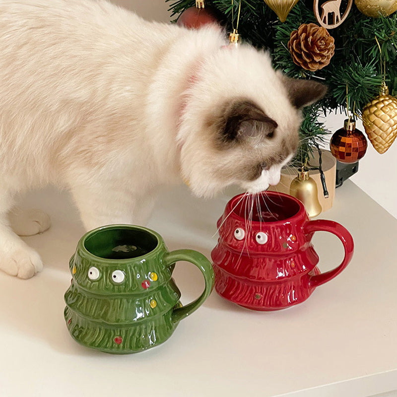 FestiveSip | Kreative Weihnachtsbaum-Tasse