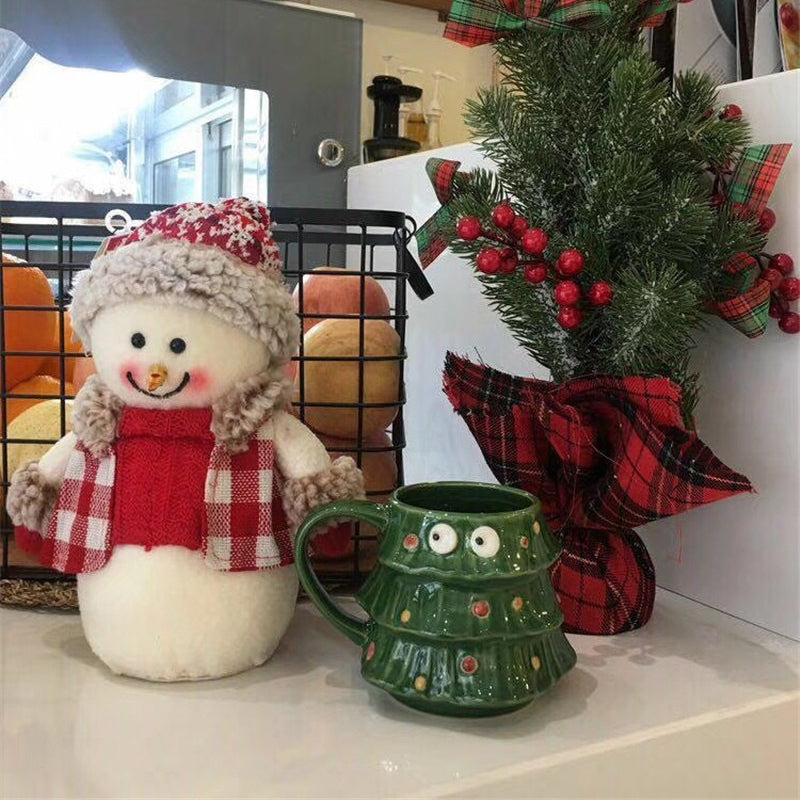 FestiveSip | Kreative Weihnachtsbaum-Tasse
