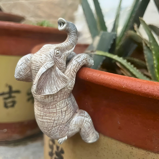 Climbing Charm | Dekorative Klettern-Elefant Skulptur