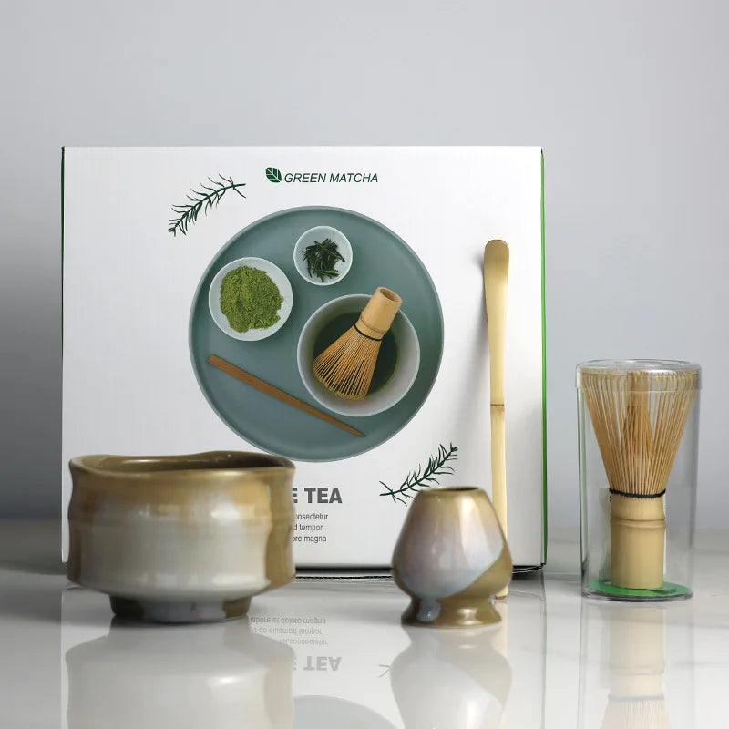 Traditionelles Matcha-Teeset aus Keramik mit Bambusbesen und Schütte – Perfektes Geschenkset für Teezeremonien