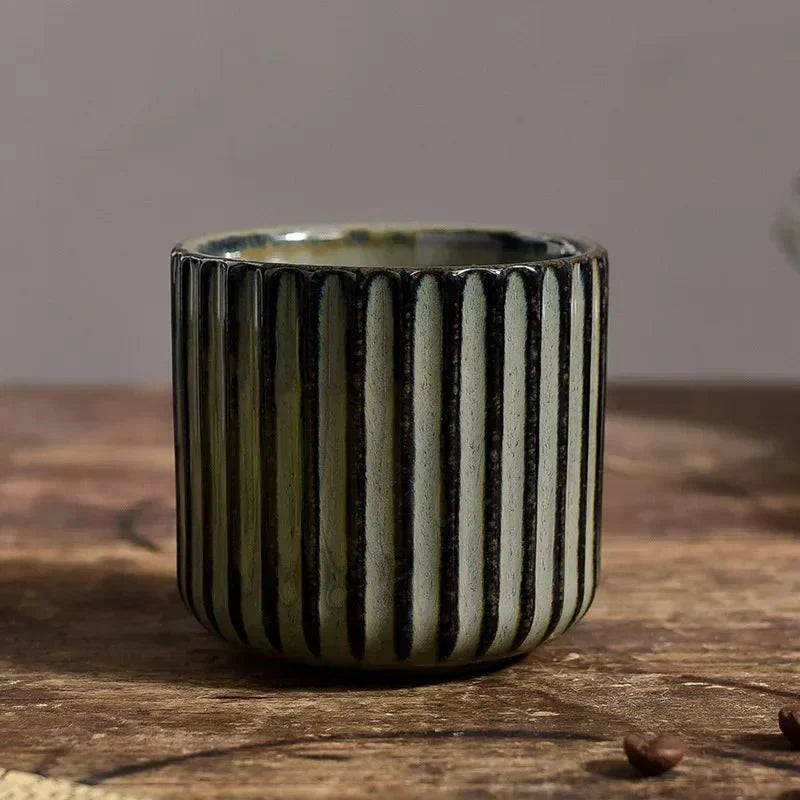 VintageVibe | Gerippte Keramik-Teetasse im Retro-Stil