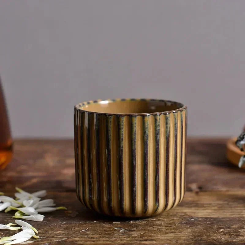 VintageVibe | Gerippte Keramik-Teetasse im Retro-Stil