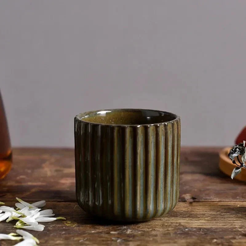 VintageVibe | Gerippte Keramik-Teetasse im Retro-Stil