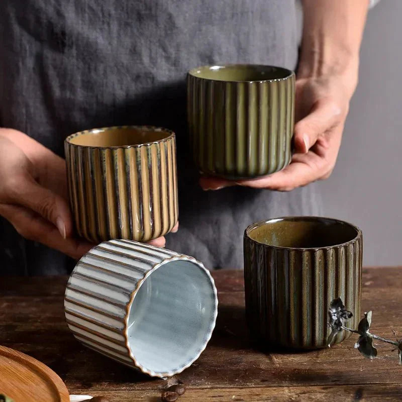 VintageVibe | Gerippte Keramik-Teetasse im Retro-Stil